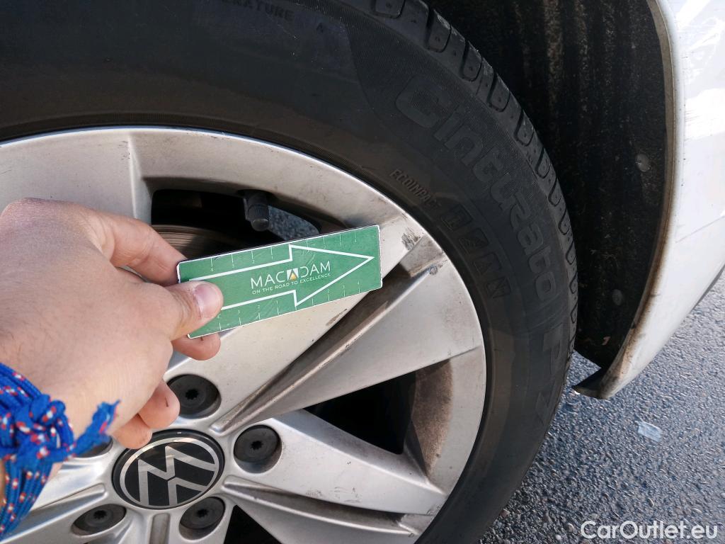  Volkswagen  Golf  VOLKSWAGEN / 2020 / 5P / berlina con portón 2.0 TDI 85kW (115CV) #28