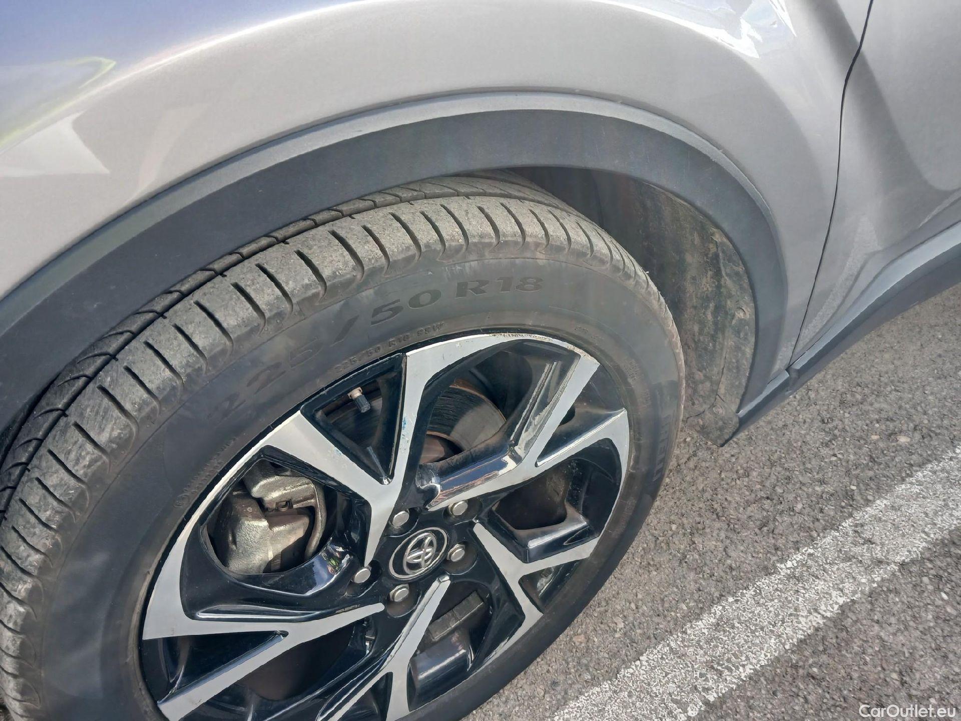  Toyota  C-HR TOYOTA  / 2016 / 5P / todoterreno 1.8 125H Advance (CX) #10