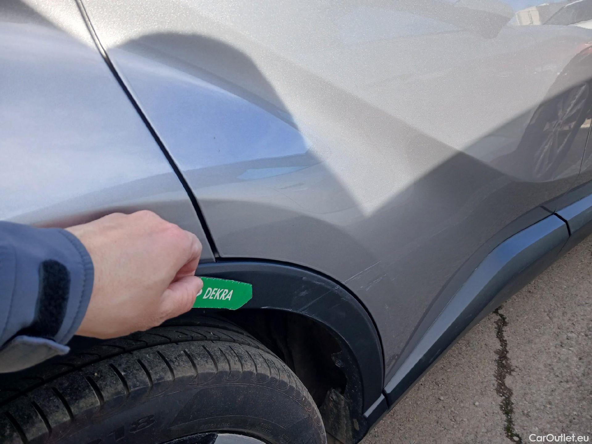  Toyota  C-HR TOYOTA  / 2016 / 5P / todoterreno 1.8 125H Advance (CX) #22