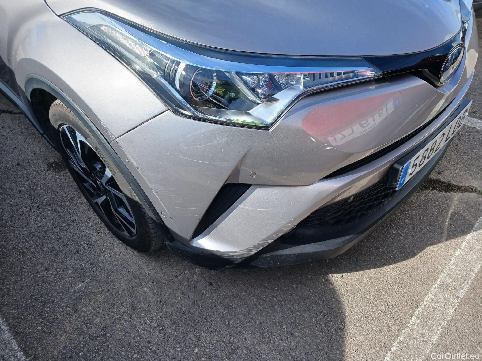  Toyota  C-HR TOYOTA  / 2016 / 5P / todoterreno 1.8 125H Advance (CX) #1