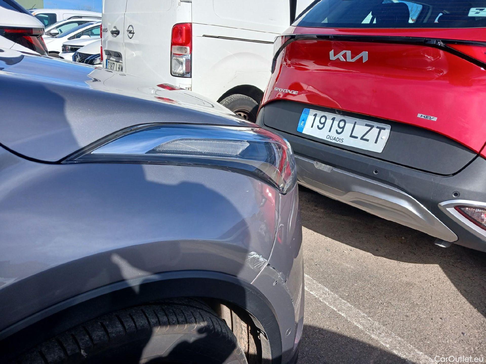  Toyota  C-HR TOYOTA  / 2016 / 5P / todoterreno 1.8 125H Advance (CX) #29