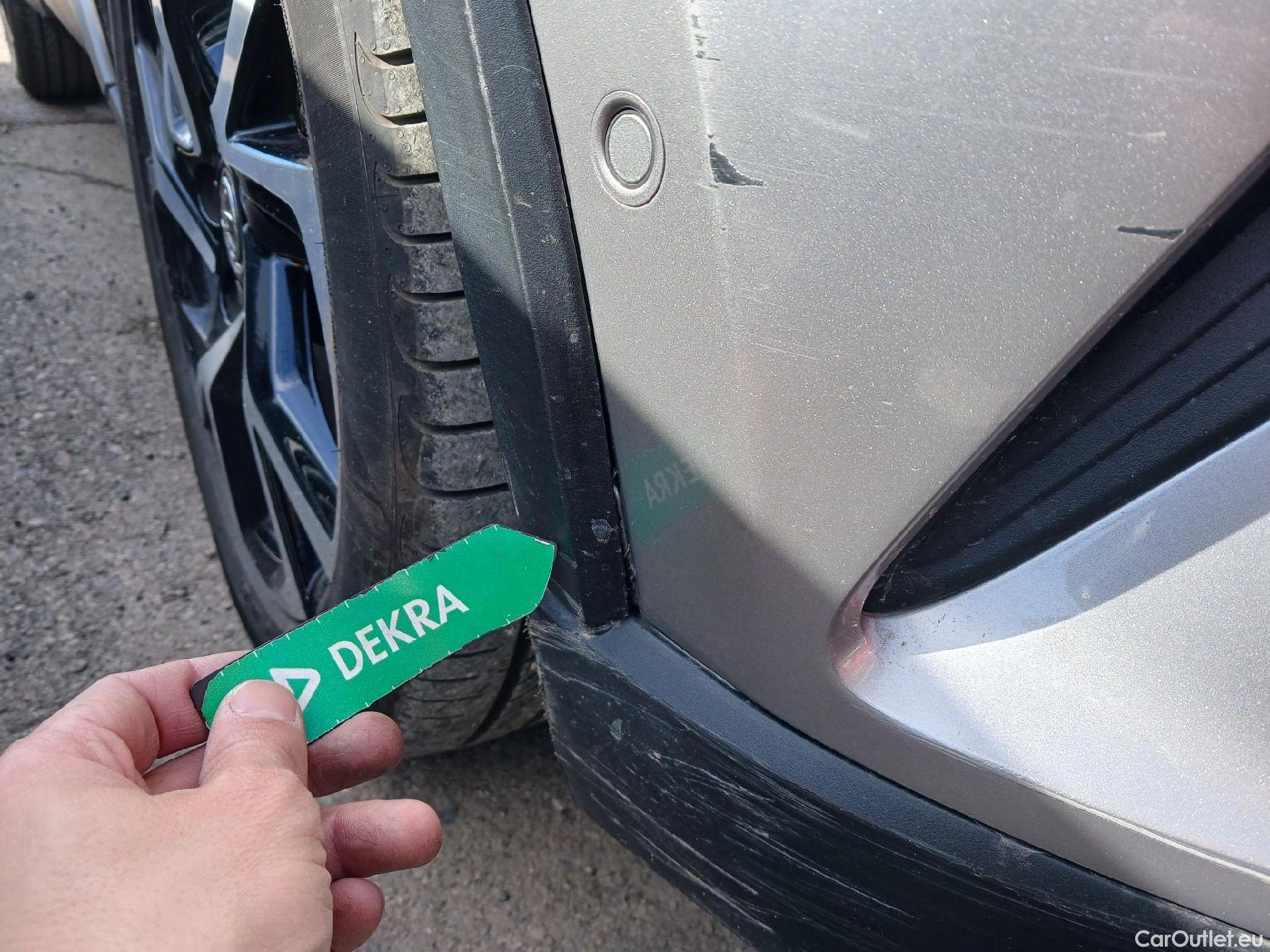  Toyota  C-HR TOYOTA  / 2016 / 5P / todoterreno 1.8 125H Advance (CX) #5