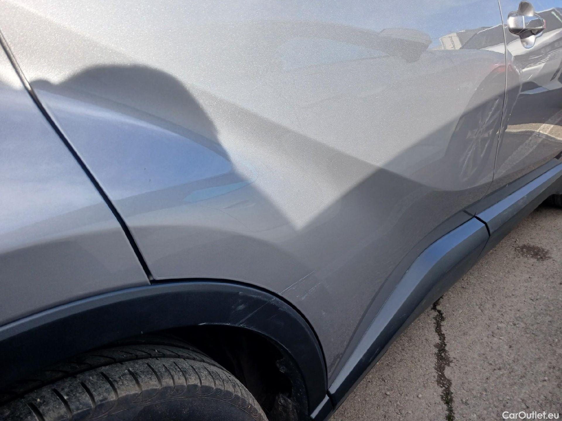  Toyota  C-HR TOYOTA  / 2016 / 5P / todoterreno 1.8 125H Advance (CX) #24