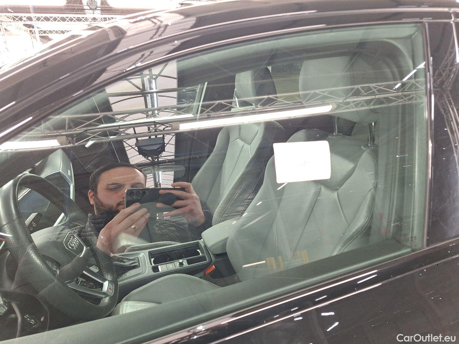  Audi  Q3 Audi,  SB '19 PHEV, Audi  Sportback 45 TFSI e S tronic S Line 5d #33