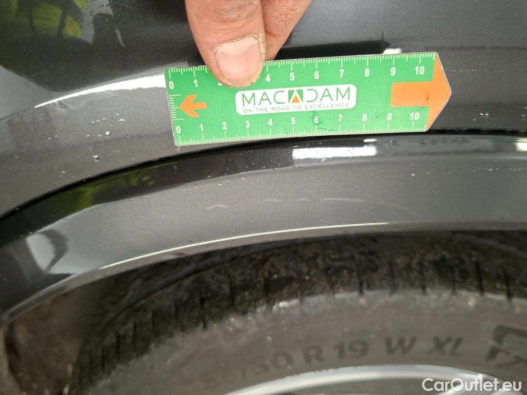  Mercedes  GLC MERCEDES-BENZ  / 2022 / 5P / SUV  400 e AMG Line 4MATIC #9