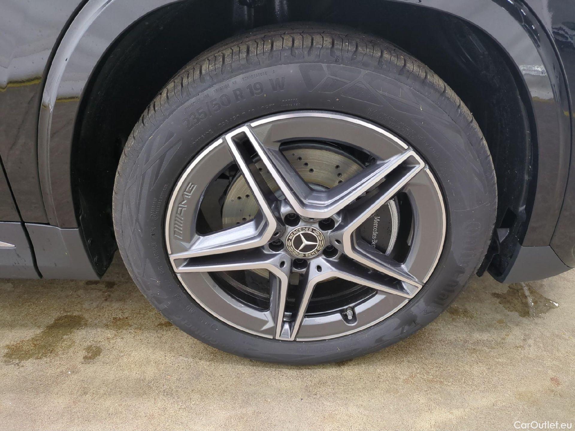  Mercedes  GLA MERCEDES-BENZ  / 2023 / 5P / SUV  180 d AMG Line DCT #4