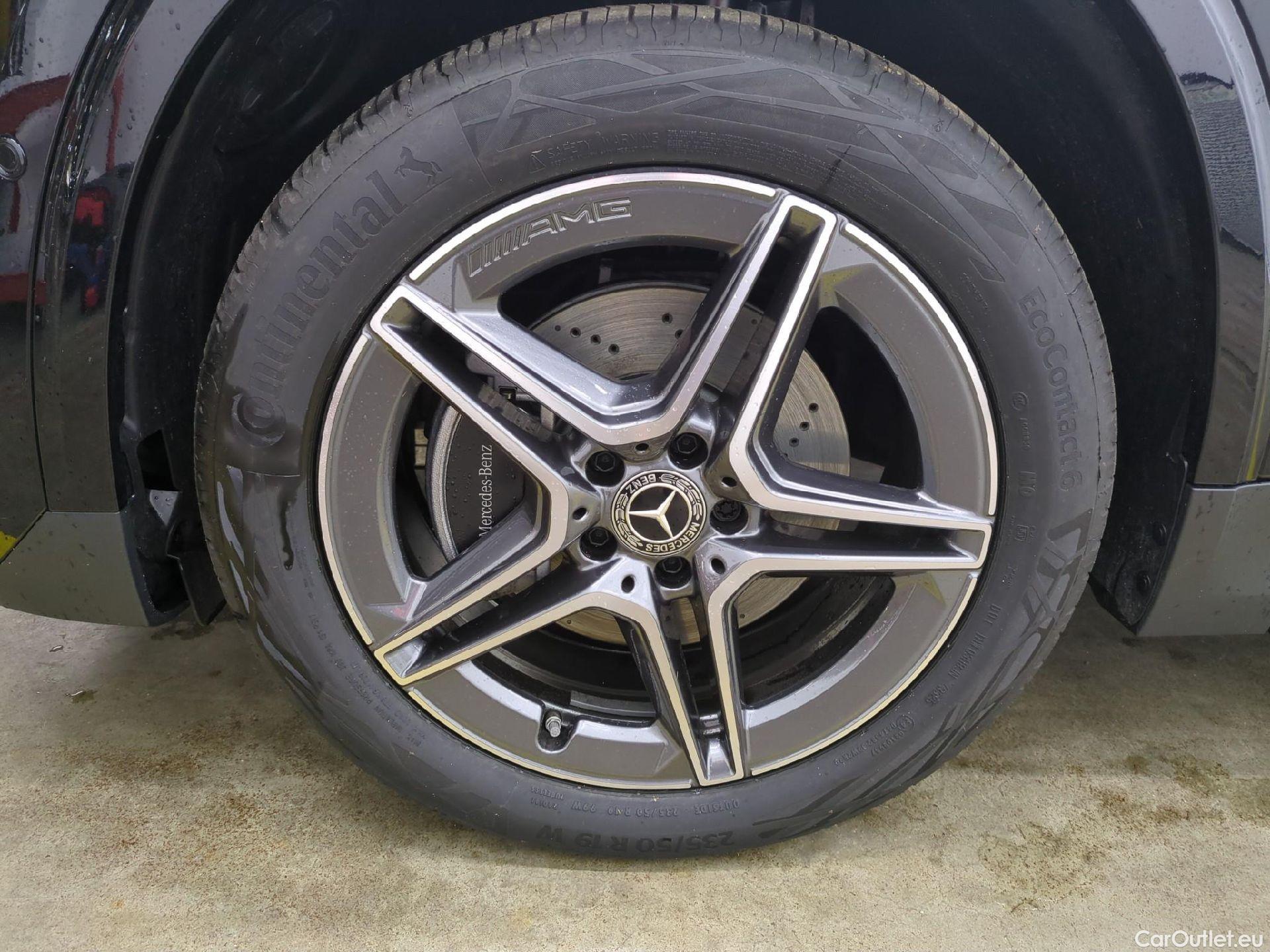  Mercedes  GLA MERCEDES-BENZ  / 2023 / 5P / SUV  180 d AMG Line DCT #1