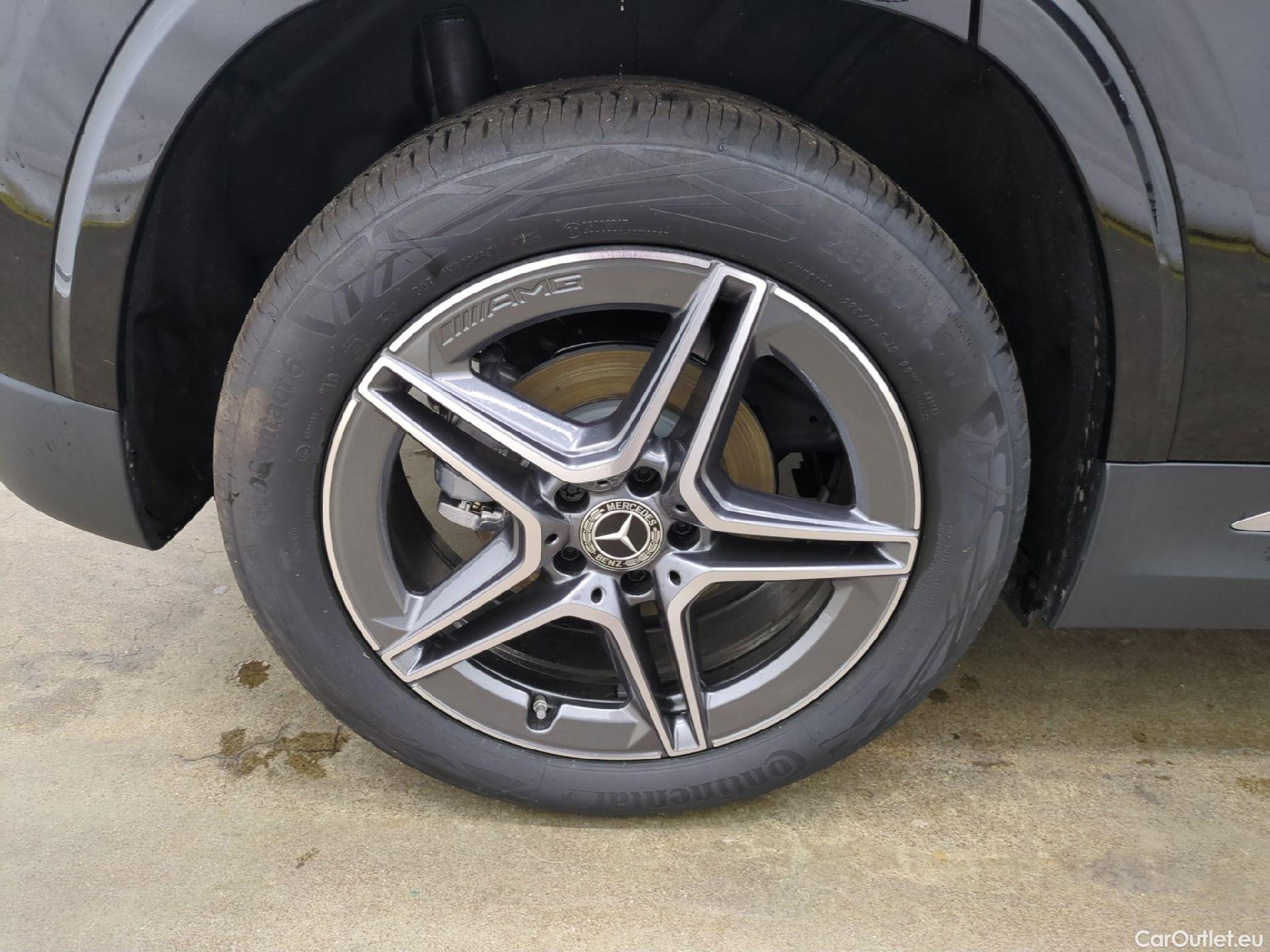  Mercedes  GLA MERCEDES-BENZ  / 2023 / 5P / SUV  180 d AMG Line DCT #3