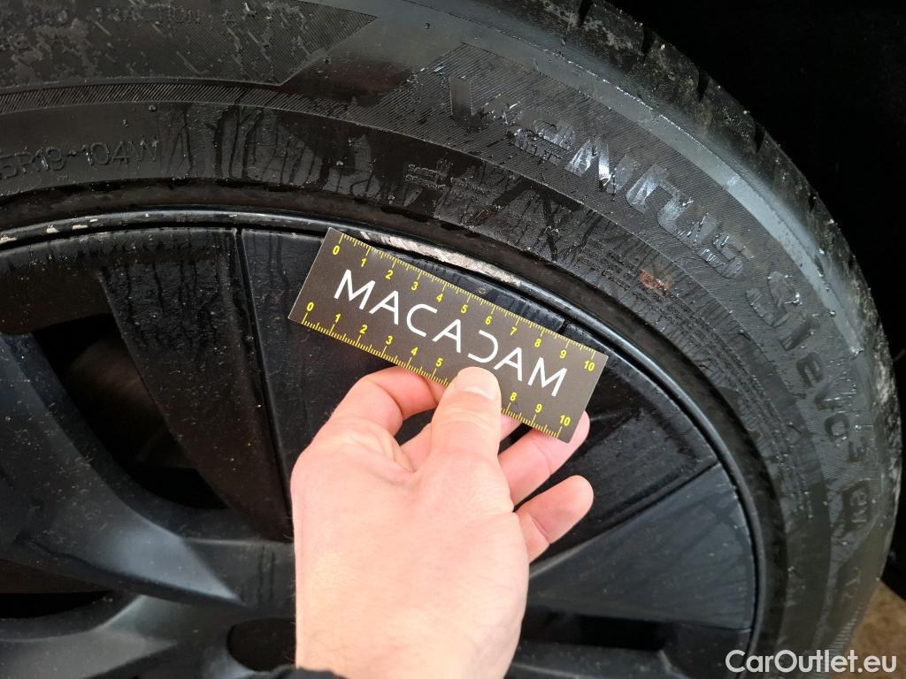  Tesla  Model Y TESLA  / 2020 / 5P / SUV Grande Autonomie Dual-Motor AWD #3