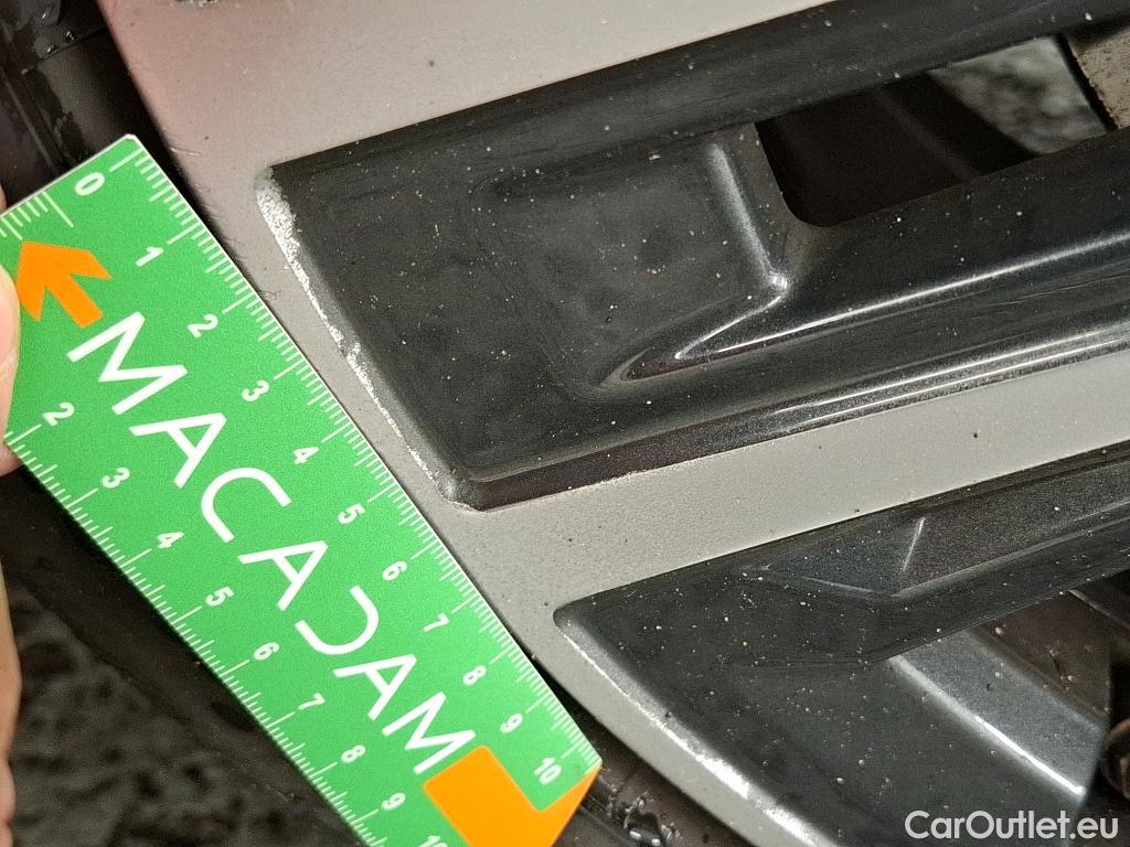  Bmw  Serie 1 BMW Série 1 / 2019 / 5P / Berline 116i Business Design #28