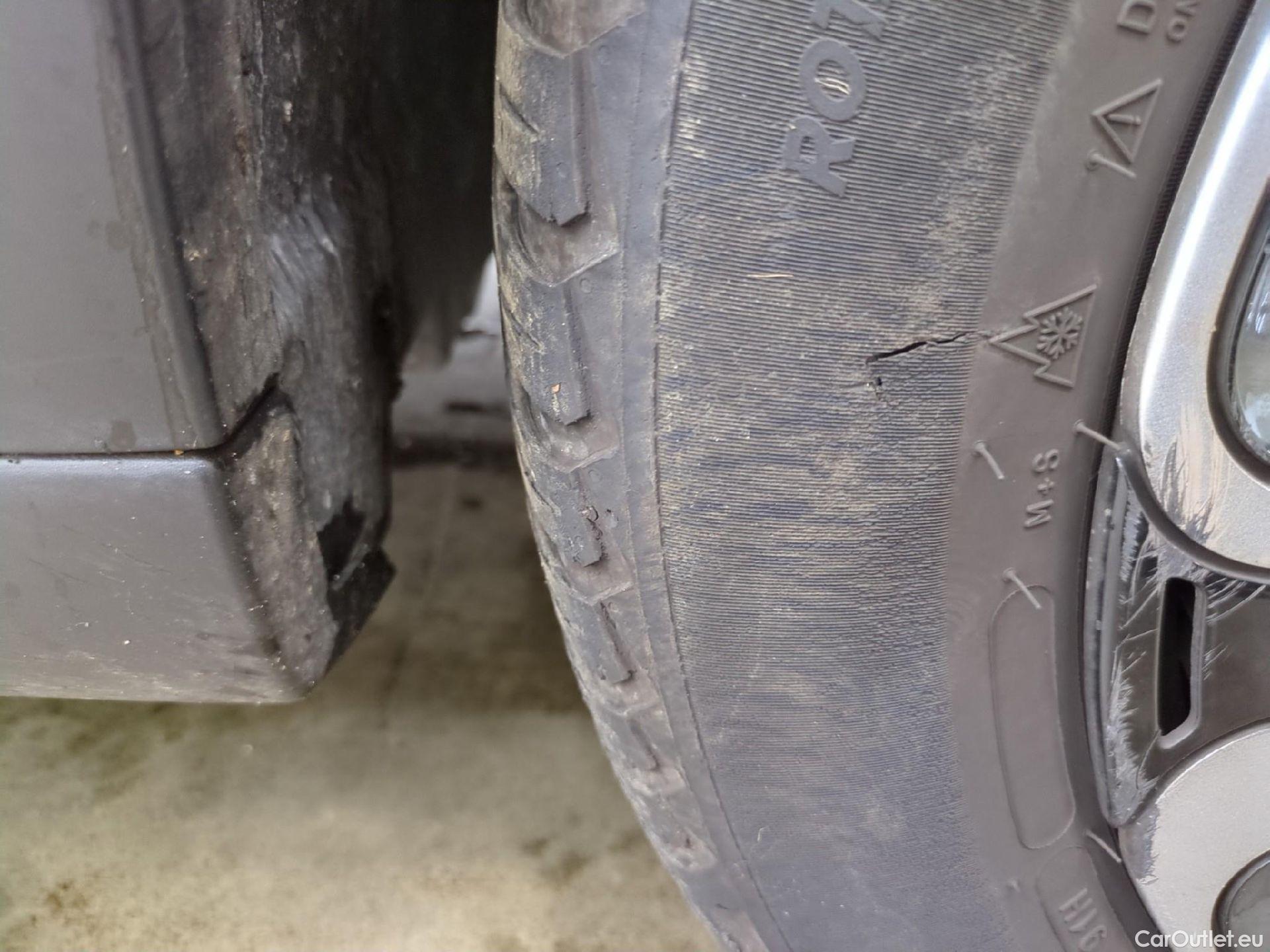  Citroen  C3  Feel Pack 1.2 PureTech 80CV BVM5 E6d #4