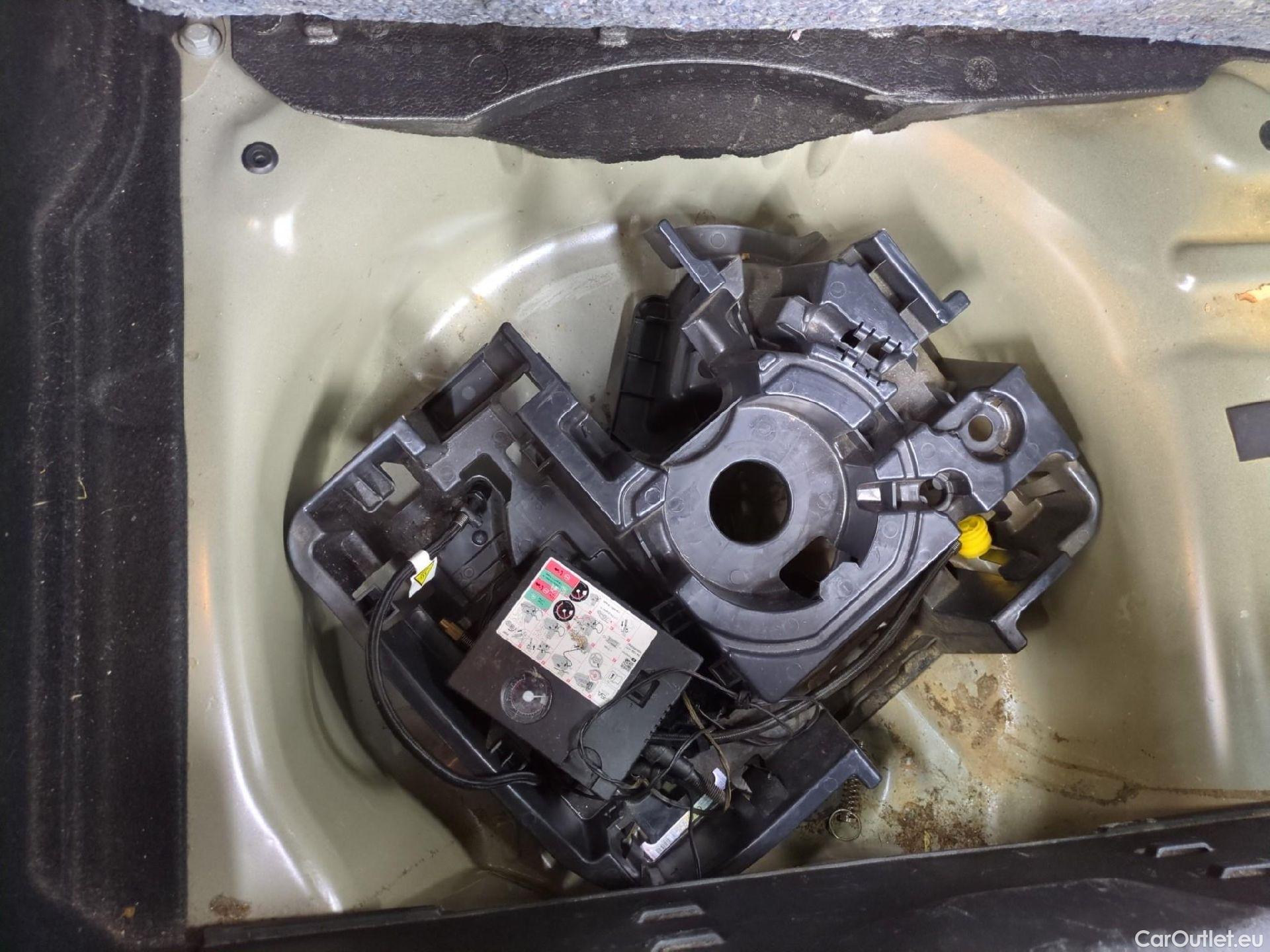  Citroen  C3  Feel Pack 1.2 PureTech 80CV BVM5 E6d #2