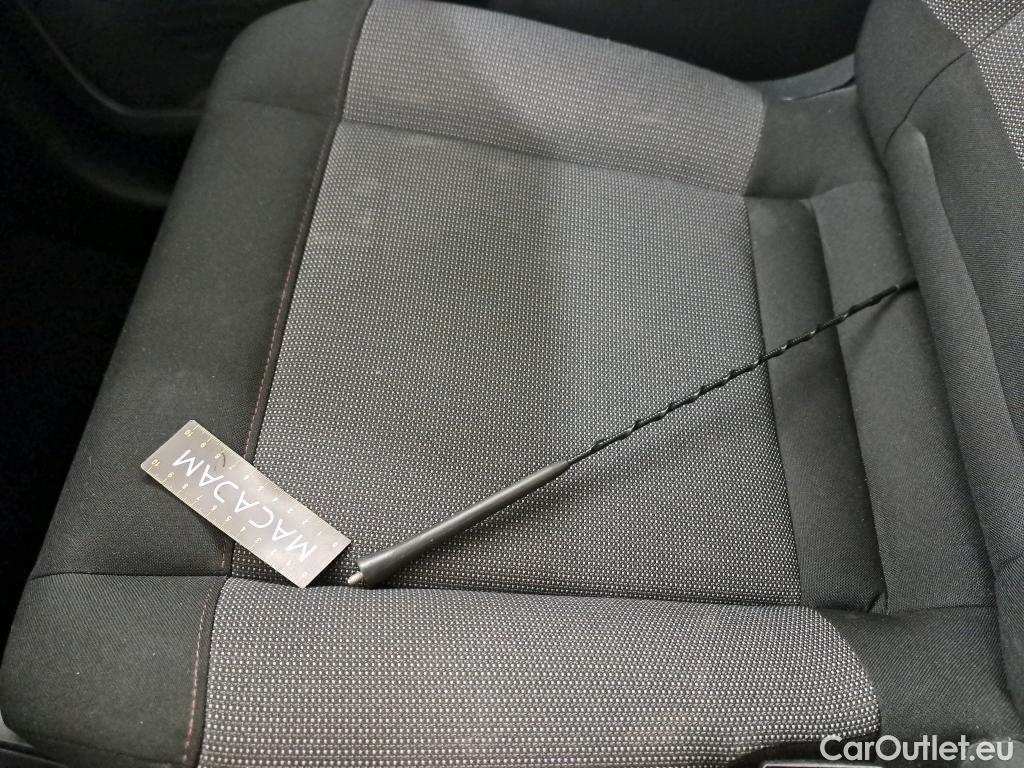  Citroen  C4 Cactus  Feel Business 1.2 PureTech 110CV BVM6 E6dT #12