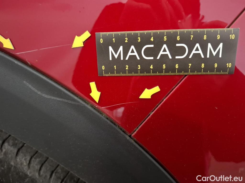  Peugeot  3008 PEUGEOT  / 2020 / 5P / SUV 1.6 HYBRID4 300 E-EAT8 GT #71