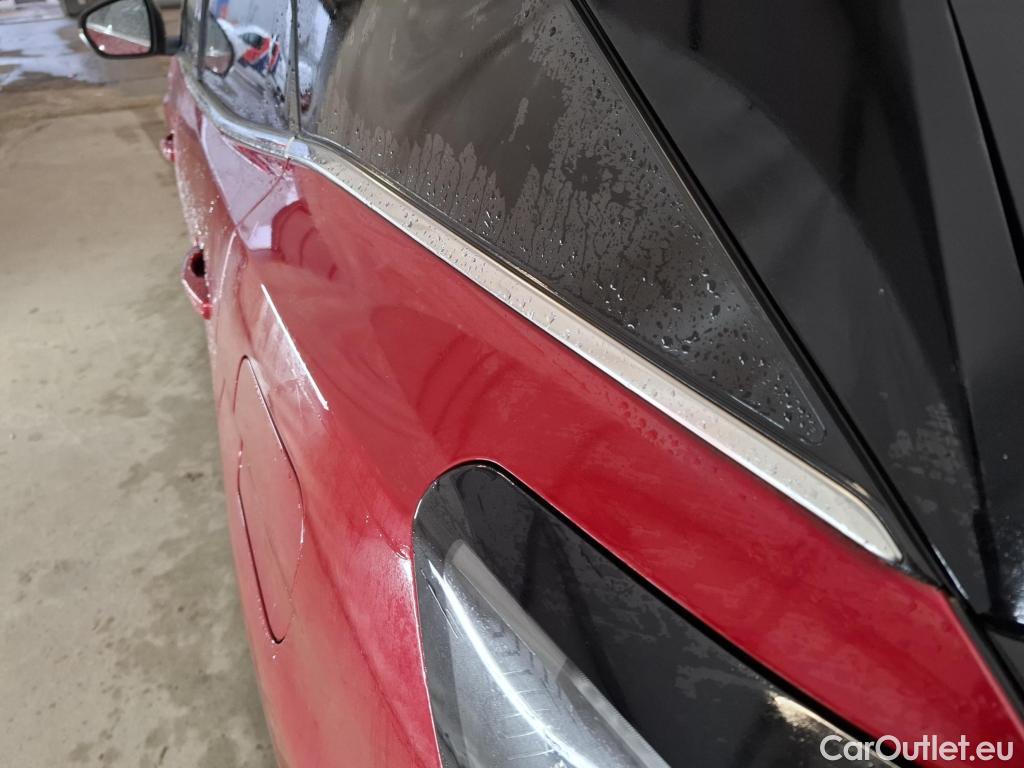  Peugeot  3008 PEUGEOT  / 2020 / 5P / SUV 1.6 HYBRID4 300 E-EAT8 GT #74