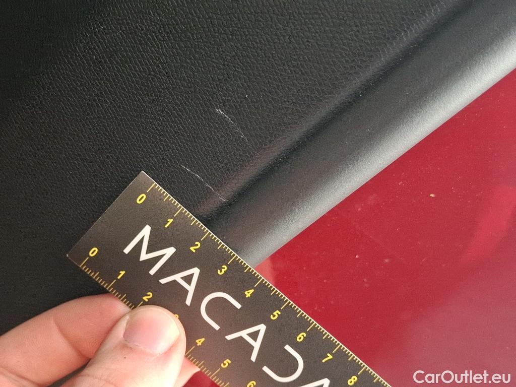  Peugeot  3008 PEUGEOT  / 2020 / 5P / SUV 1.6 HYBRID4 300 E-EAT8 GT #53