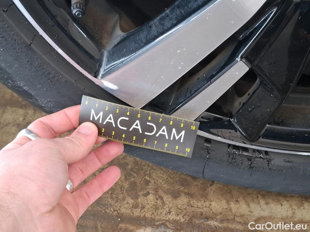  Peugeot  3008 PEUGEOT  / 2020 / 5P / SUV 1.6 HYBRID4 300 E-EAT8 GT #79