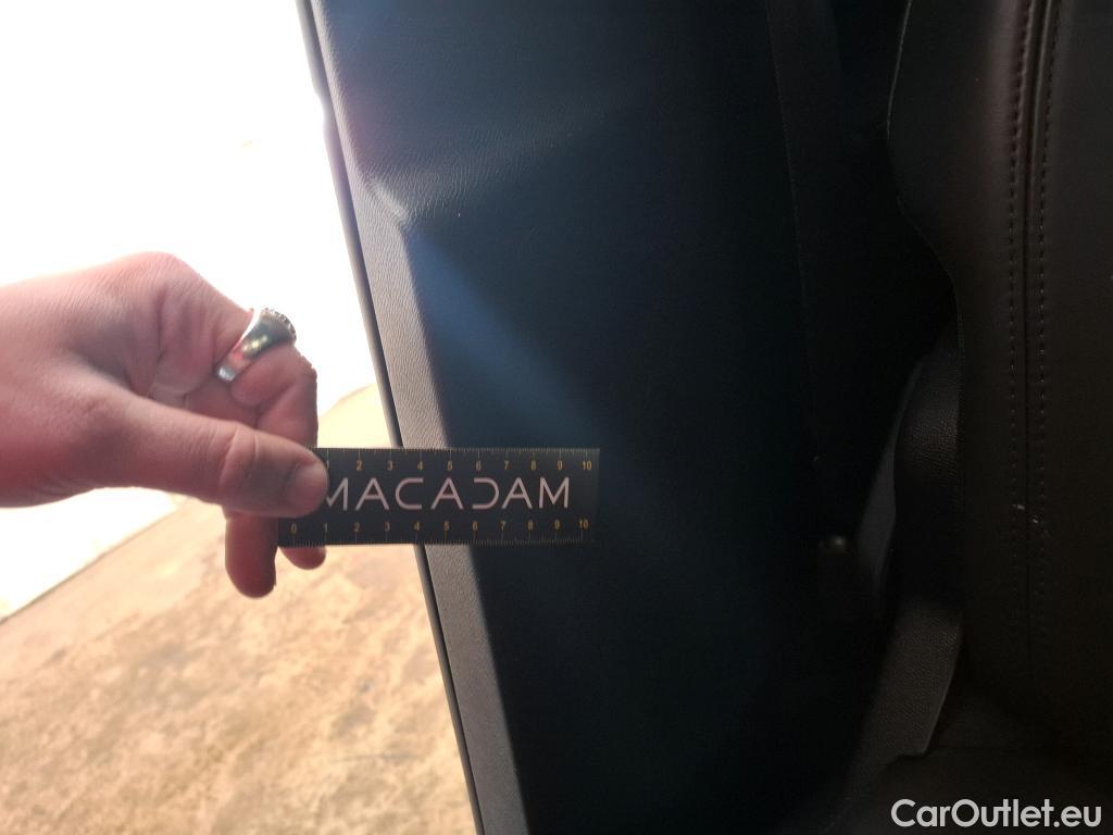  Peugeot  3008 PEUGEOT  / 2020 / 5P / SUV 1.6 HYBRID4 300 E-EAT8 GT #38