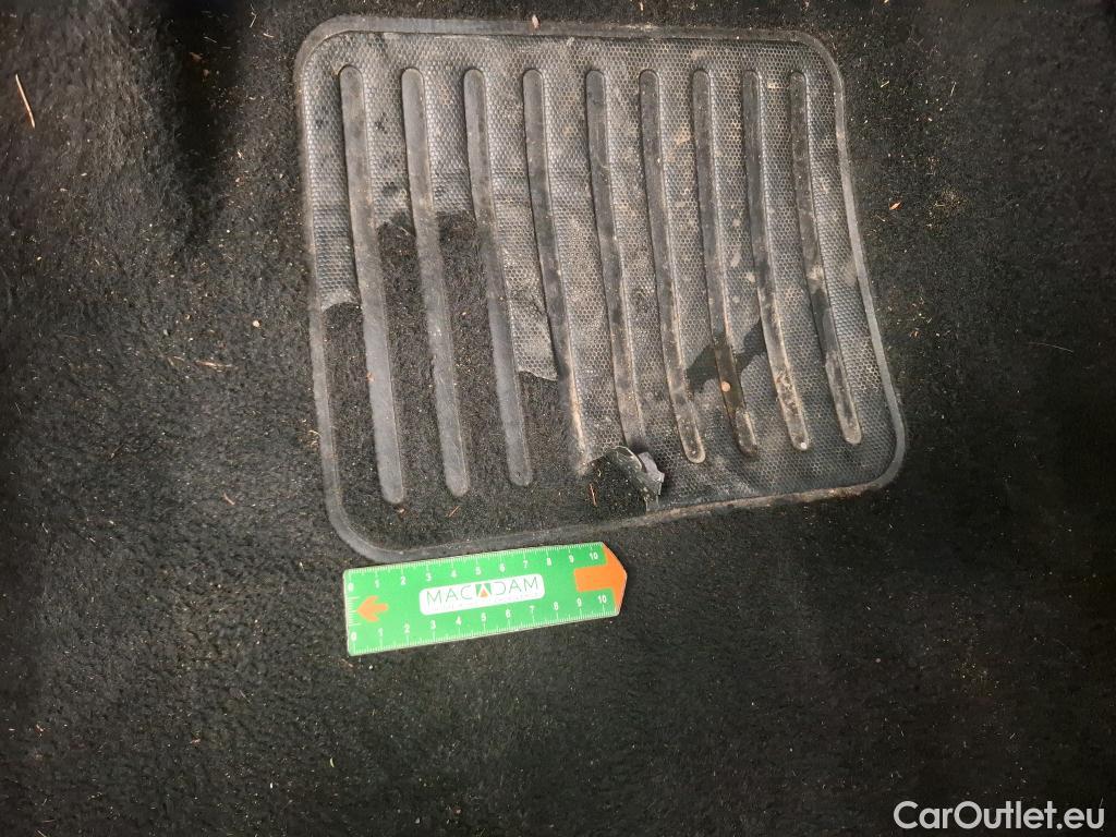  Peugeot  208  Affaire Premium Pack 1.2 80CV BVM5 E6dT #3