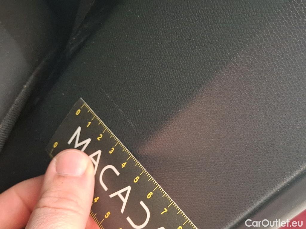  Peugeot  3008 PEUGEOT  / 2020 / 5P / SUV 1.6 HYBRID4 300 E-EAT8 GT #55