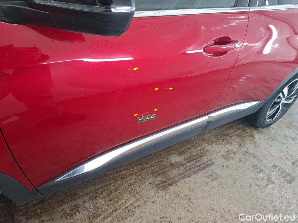  Peugeot  3008 PEUGEOT  / 2020 / 5P / SUV 1.6 HYBRID4 300 E-EAT8 GT #9