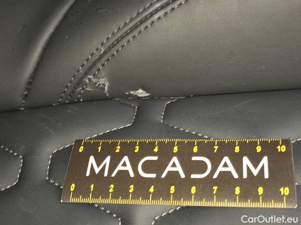  Peugeot  3008 PEUGEOT  / 2020 / 5P / SUV 1.6 HYBRID4 300 E-EAT8 GT #26