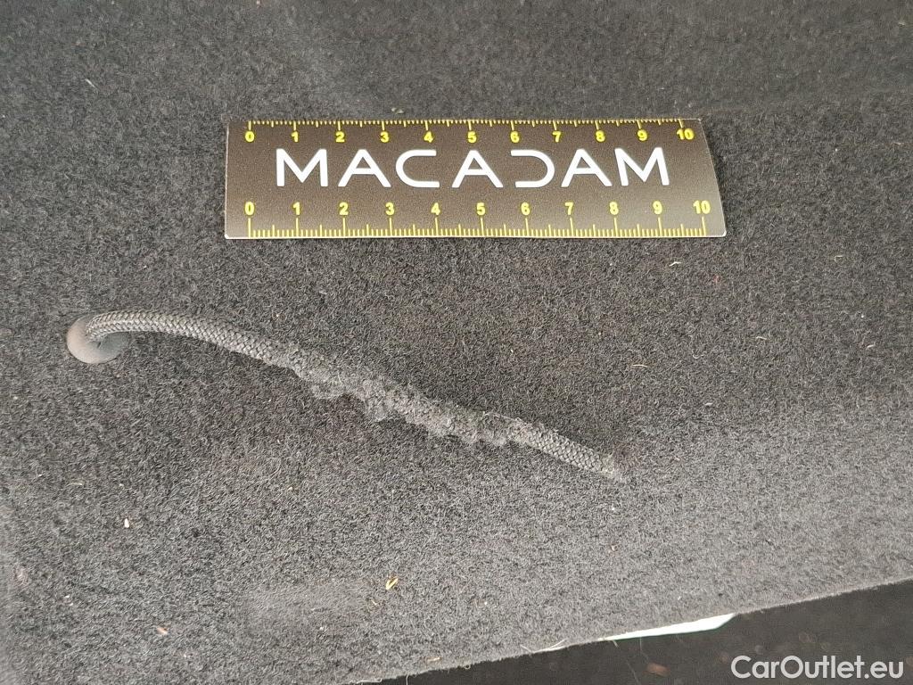  Peugeot  3008 PEUGEOT  / 2020 / 5P / SUV 1.6 HYBRID4 300 E-EAT8 GT #57