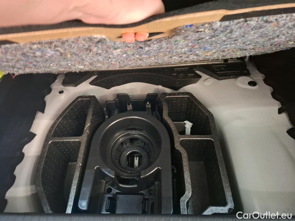  Peugeot  208  Allure Pack 1.2 PureTech 100CV BVA8 E6d #32