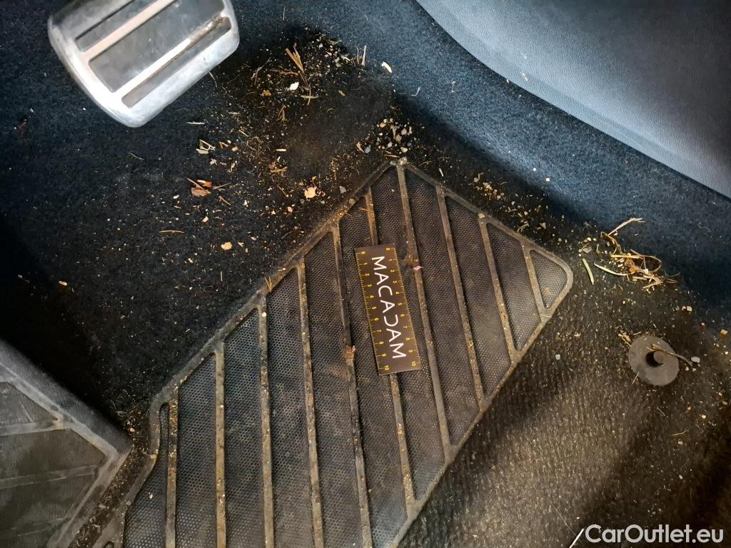  Opel   Grandland X Grandland X Elegance Business 1.5 130CV BVA8 E6d #24