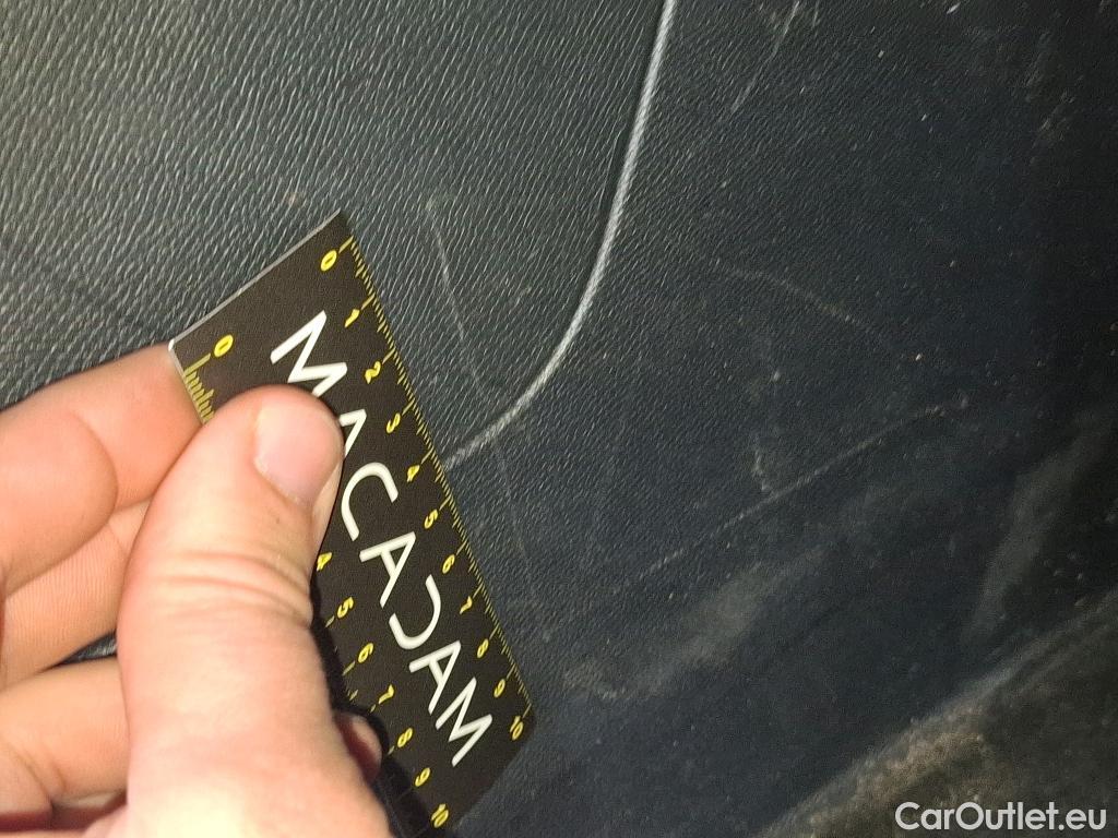  Peugeot  3008 PEUGEOT  / 2020 / 5P / SUV 1.6 HYBRID4 300 E-EAT8 GT #48