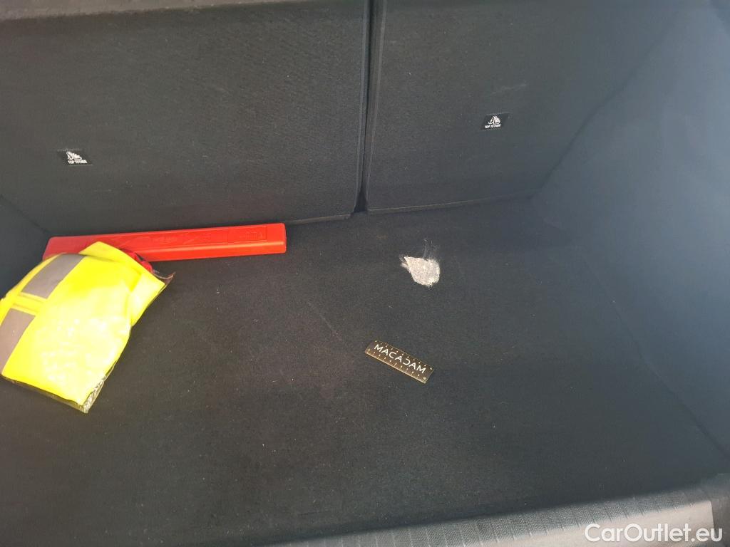  Peugeot  208  Allure Pack 1.2 PureTech 100CV BVA8 E6d #15