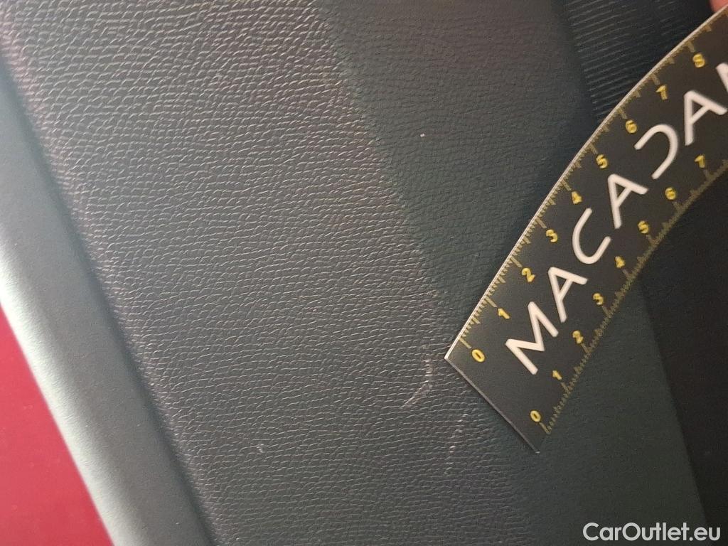  Peugeot  3008 PEUGEOT  / 2020 / 5P / SUV 1.6 HYBRID4 300 E-EAT8 GT #37