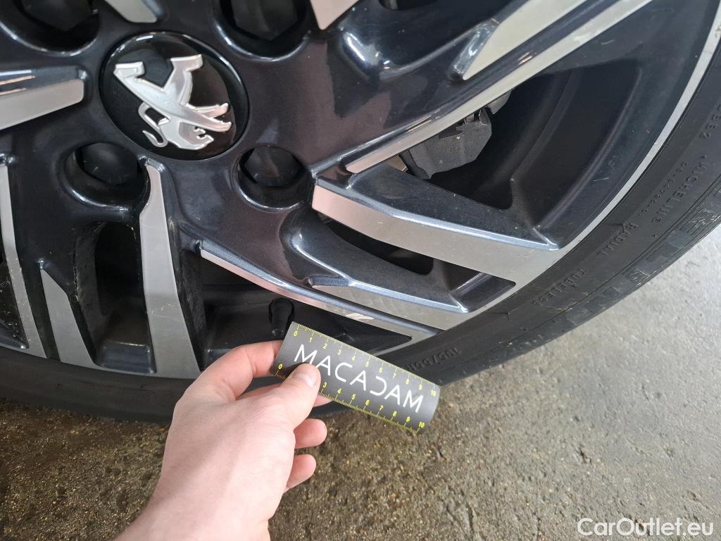  Peugeot  208  Allure Pack 1.2 PureTech 100CV BVA8 E6d #30