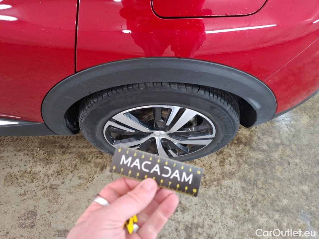  Peugeot  3008 PEUGEOT  / 2020 / 5P / SUV 1.6 HYBRID4 300 E-EAT8 GT #64