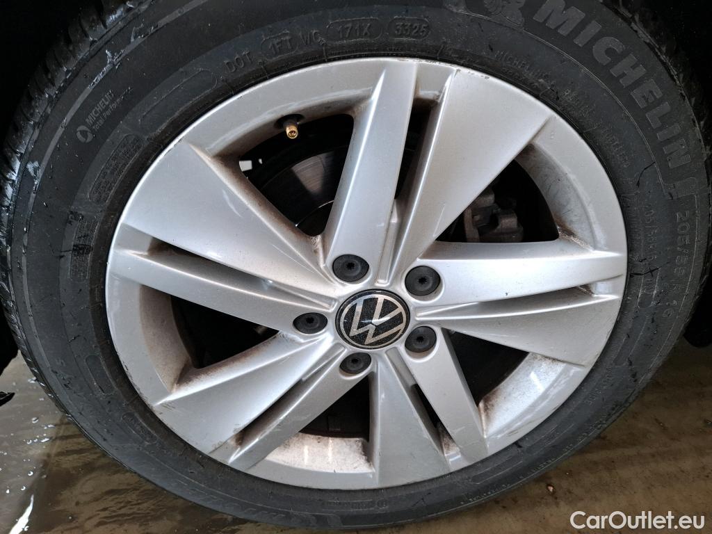  Volkswagen  Golf  VOLKSWAGEN / 2020 / 5P / Berline 1.5 eTSI OPF 150 DSG7 Life Busi 1st #7