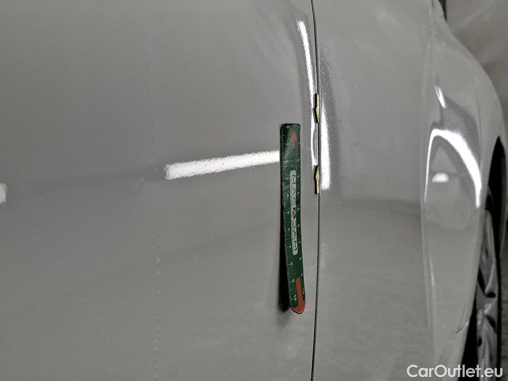  Toyota  Yaris TOYOTA  Hybride / 2019 / 5P / Berline Hybride 116h Dynamic Business Beyond Zer #26