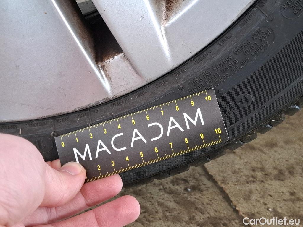  Volkswagen  Golf  VOLKSWAGEN / 2020 / 5P / Berline 1.5 eTSI OPF 150 DSG7 Life Busi 1st #6