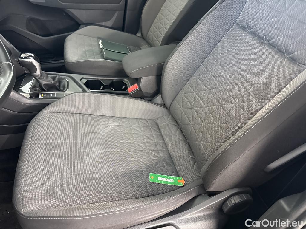  Volkswagen  Tiguan VOLKSWAGEN  / 2020 / 5P / SUV 2.0 TDI 150 DSG7 Life #26