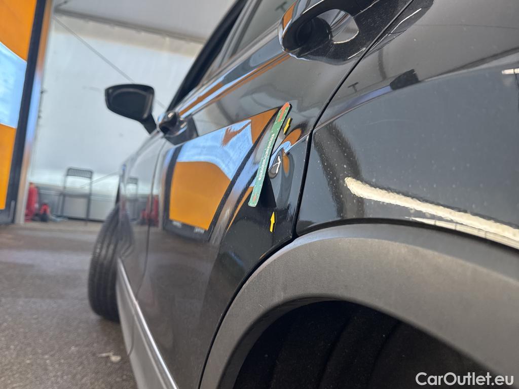  Volkswagen  Tiguan VOLKSWAGEN  / 2020 / 5P / SUV 2.0 TDI 150 DSG7 Life #11