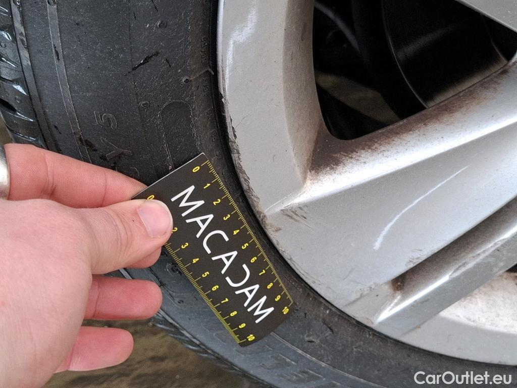  Volkswagen  Golf  VOLKSWAGEN / 2020 / 5P / Berline 1.5 eTSI OPF 150 DSG7 Life Busi 1st #8