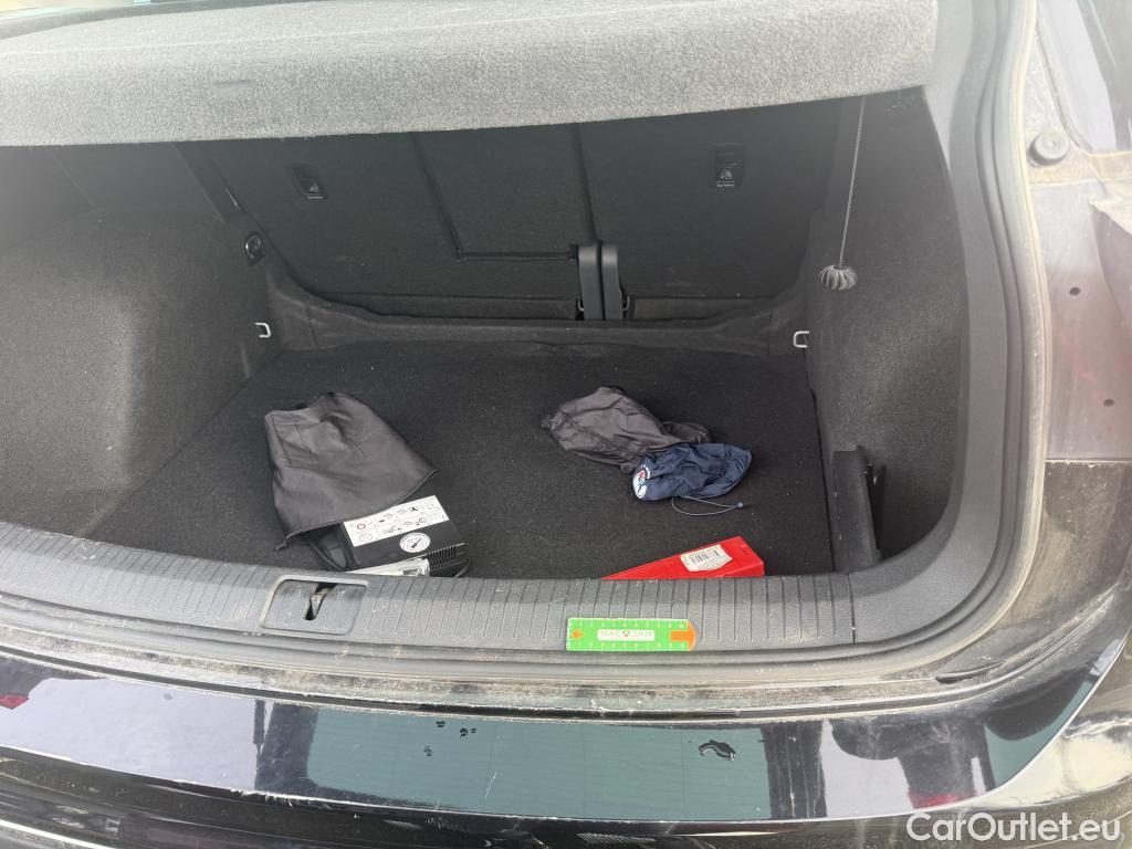  Volkswagen  Tiguan VOLKSWAGEN  / 2020 / 5P / SUV 2.0 TDI 150 DSG7 Life #22