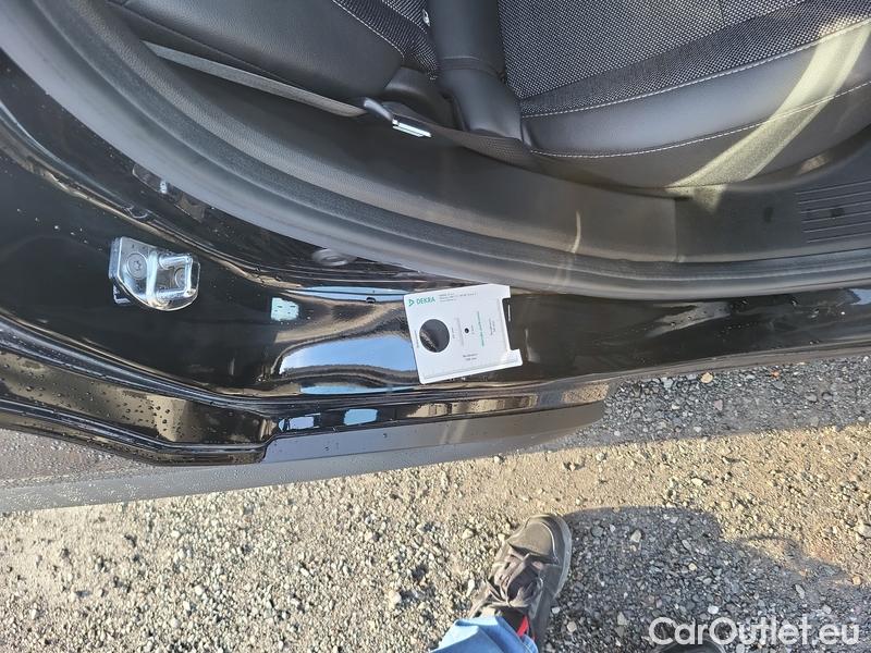  Renault  Captur  (2020)  E-TECH 160 Intens AT #24