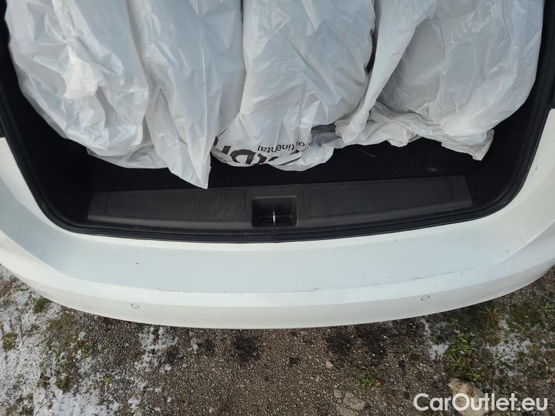  Opel  Astra  K Sports Tourer (2015) ST 1.5CDTi 77 Edition 5d #23