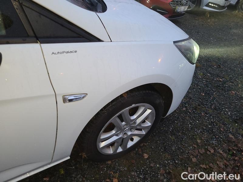  Opel  Astra  K Sports Tourer (2015) ST 1.5CDTi 77 Edition 5d #12