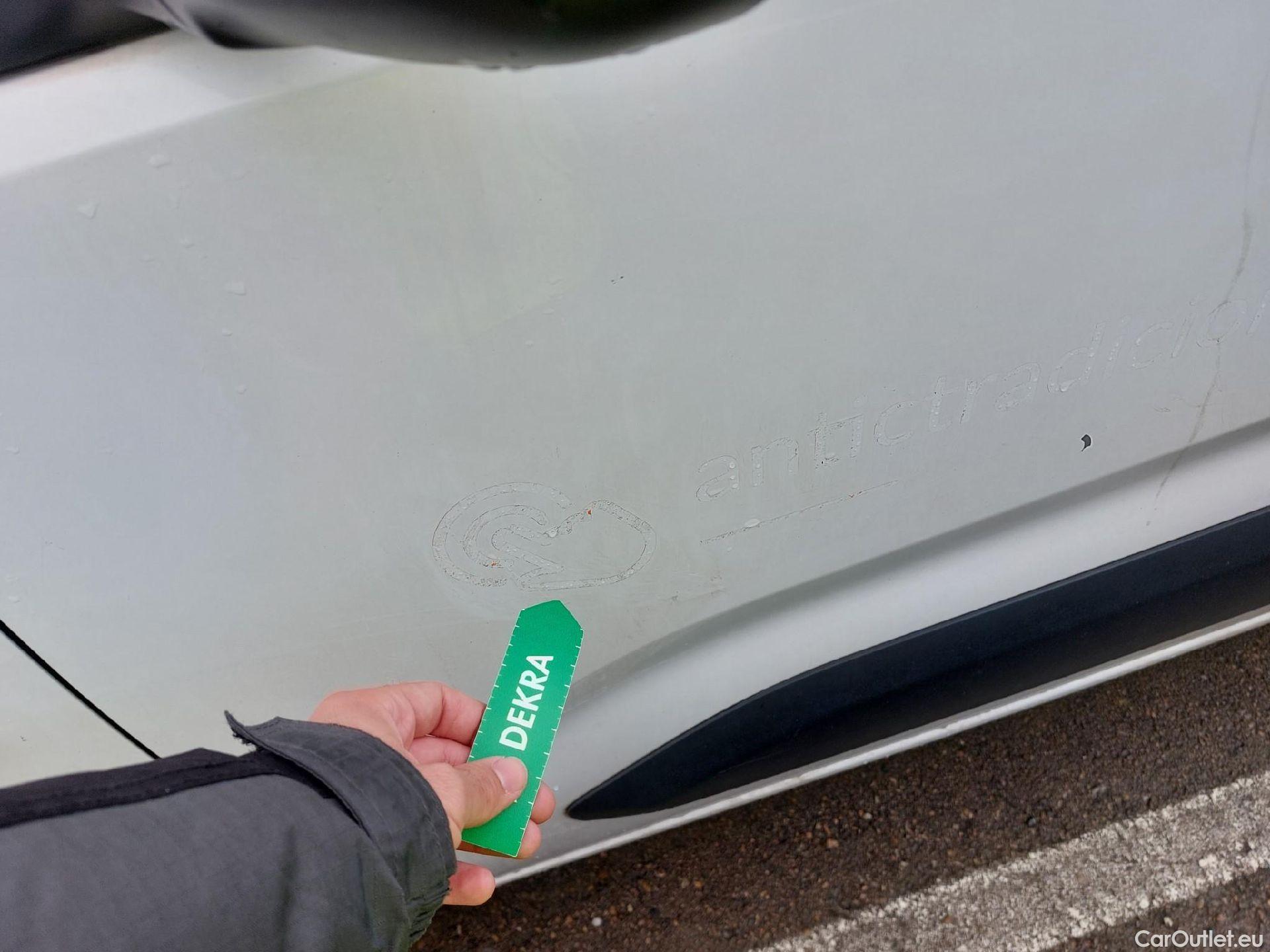  Citroen  Berlingo CITROEN  / 2018 / 4P / combi Talla M BlueHDi 100 S&S LIVE (IND) #6