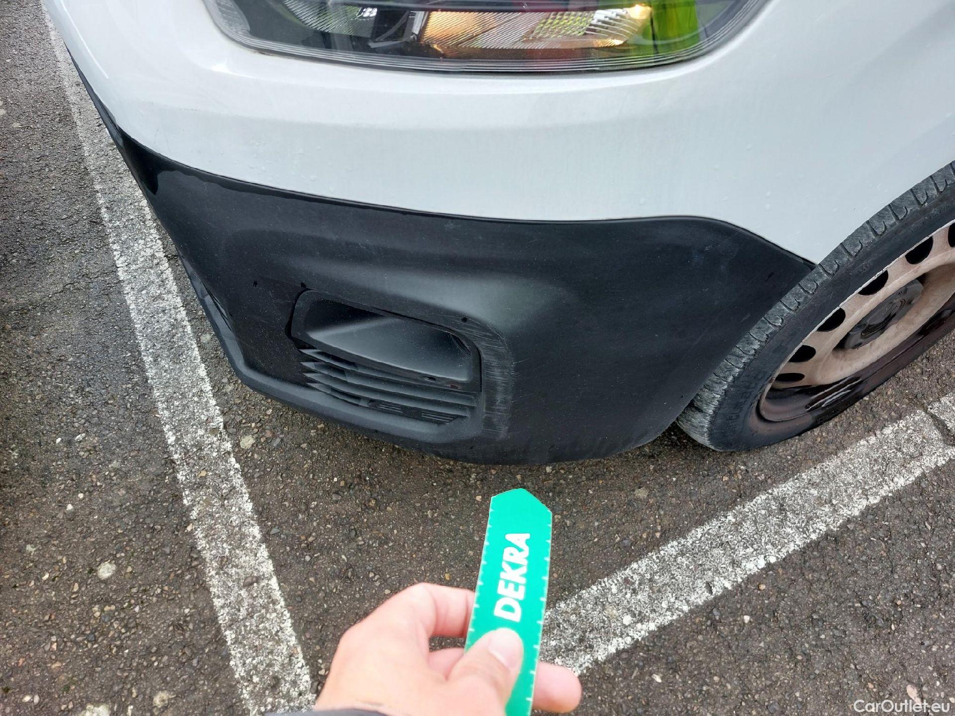  Citroen  Berlingo CITROEN  / 2018 / 4P / combi Talla M BlueHDi 100 S&S LIVE (IND) #2