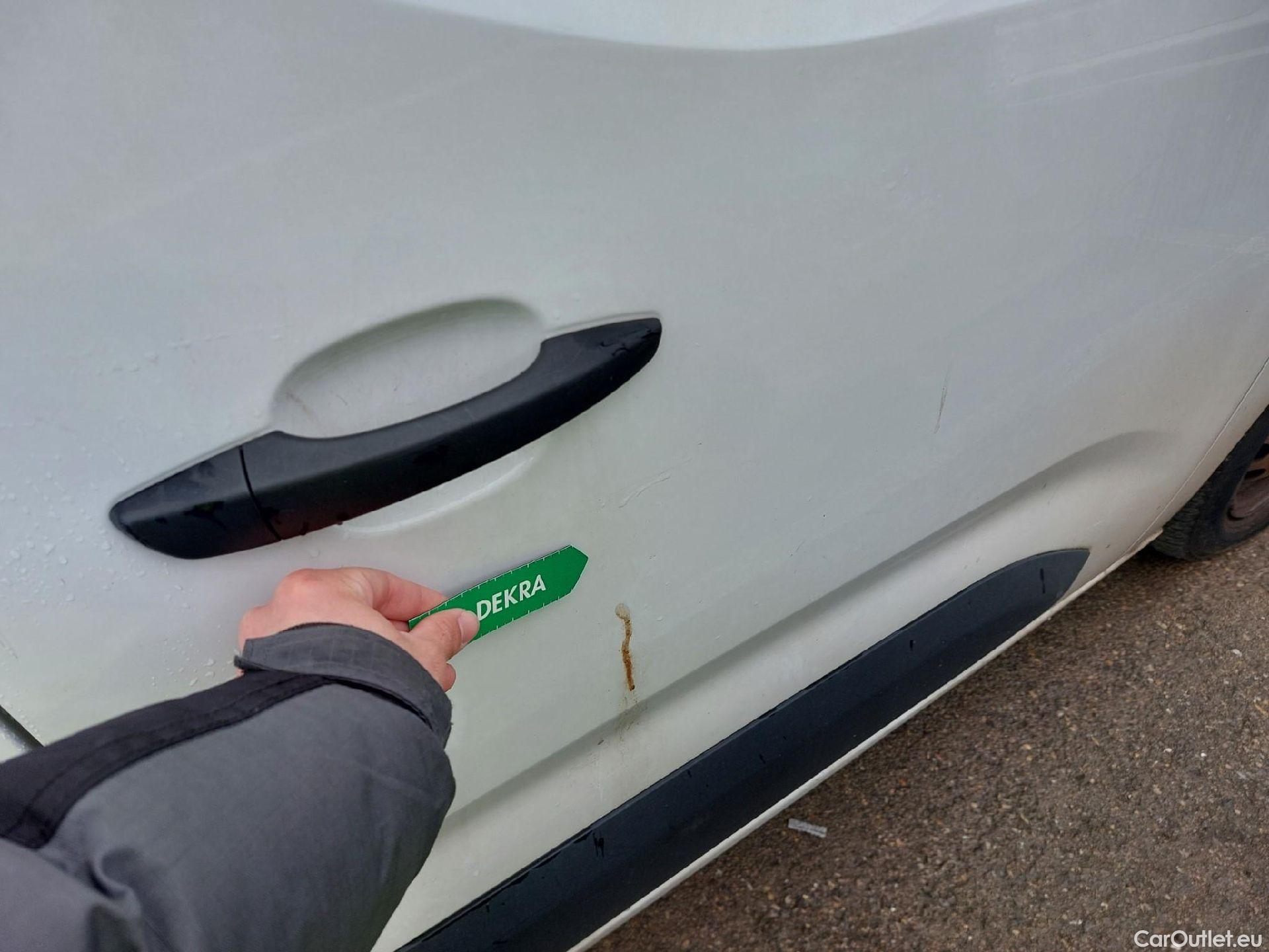  Citroen  Berlingo CITROEN  / 2018 / 4P / combi Talla M BlueHDi 100 S&S LIVE (IND) #12