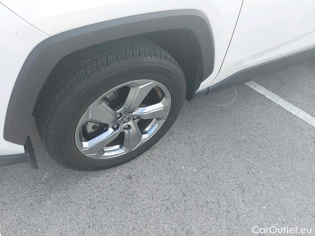  Toyota  RAV4 TOYOTA  / 2018 / 5P / todoterreno 2.5l 220H Luxury #1