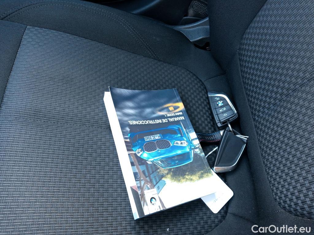  Bmw  Serie 1 BMW  / 2019 / 5P / berlina con portón 116d #3