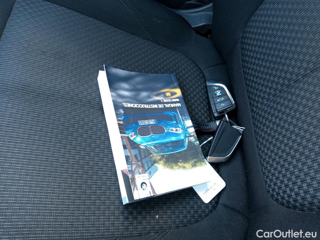  Bmw  Serie 1 BMW  / 2019 / 5P / berlina con portón 116d #4